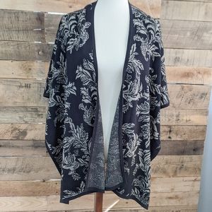 🍊Chico's black and gold wrap OS